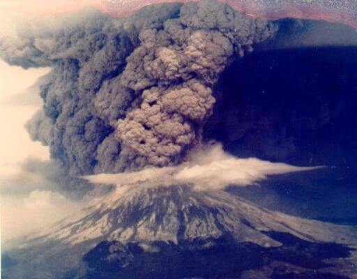 Gempa bumi karena letusan gunung merapi tahun 2010 merupakan gempa
